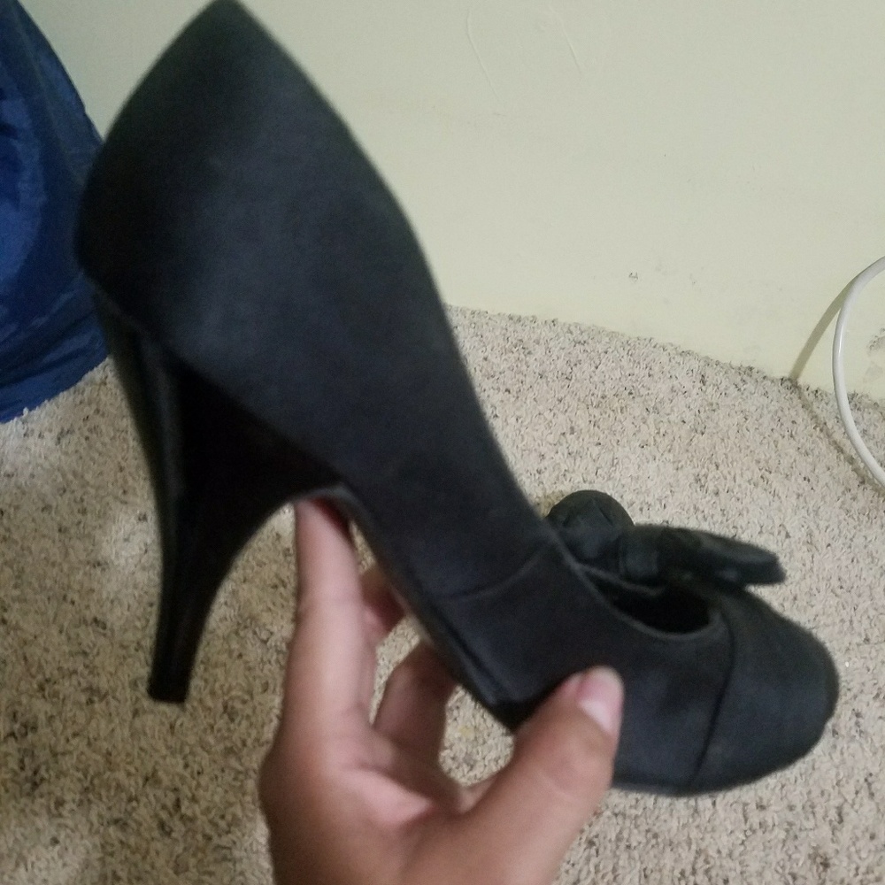 Shoes - Picture 5 of 5